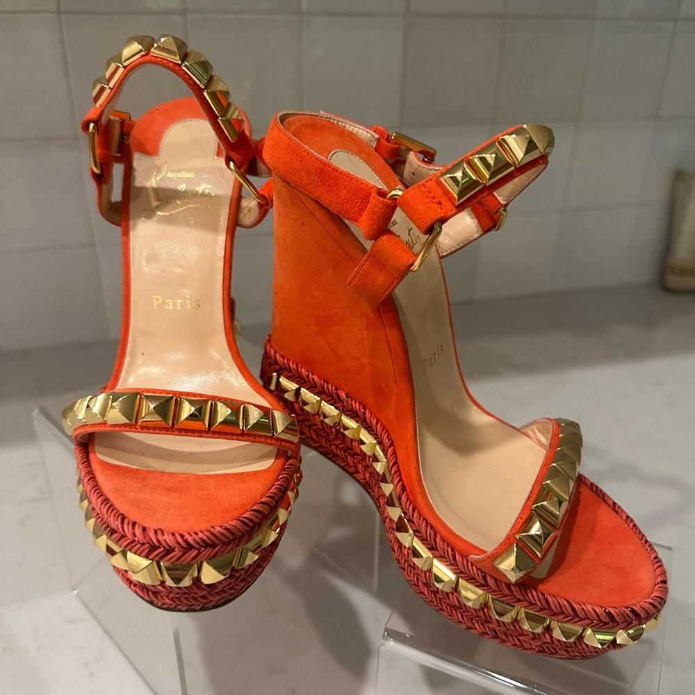 Christian Louboutin Coral Studded Platform Sandals – NEW